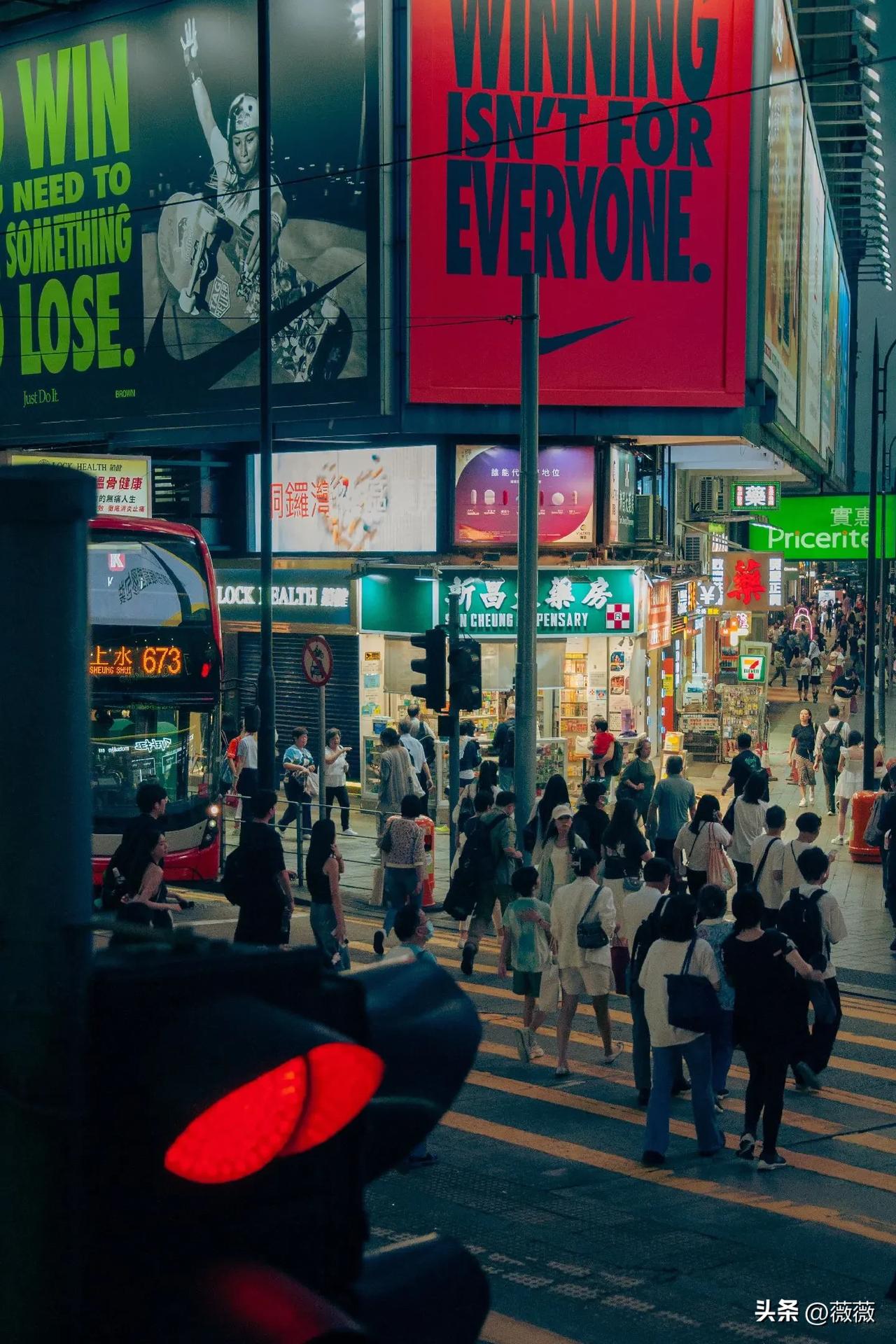 黄教授令人深思的话：
3月还没结束，社会上就出现了三个令人吃惊的现象，风向变了！