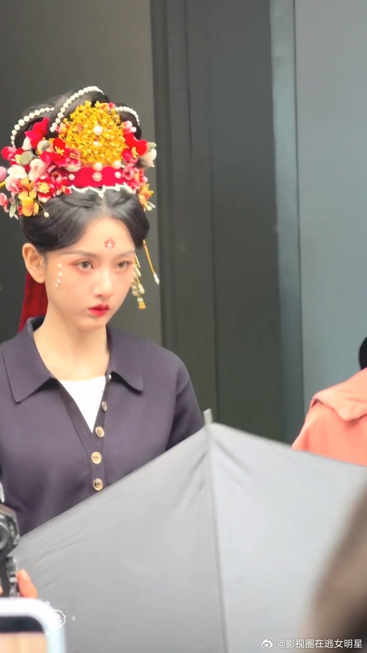 宋祖儿司宫令大婚造型宋祖儿司宫令大婚造型路透 宋祖儿《司宫令》大婚造型路透，出妆