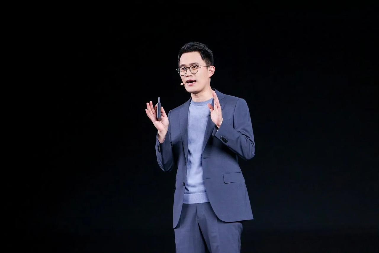 Redmi王腾是有点东西的。

1，接任Redmi总经理，雷总的见面礼直接就送了