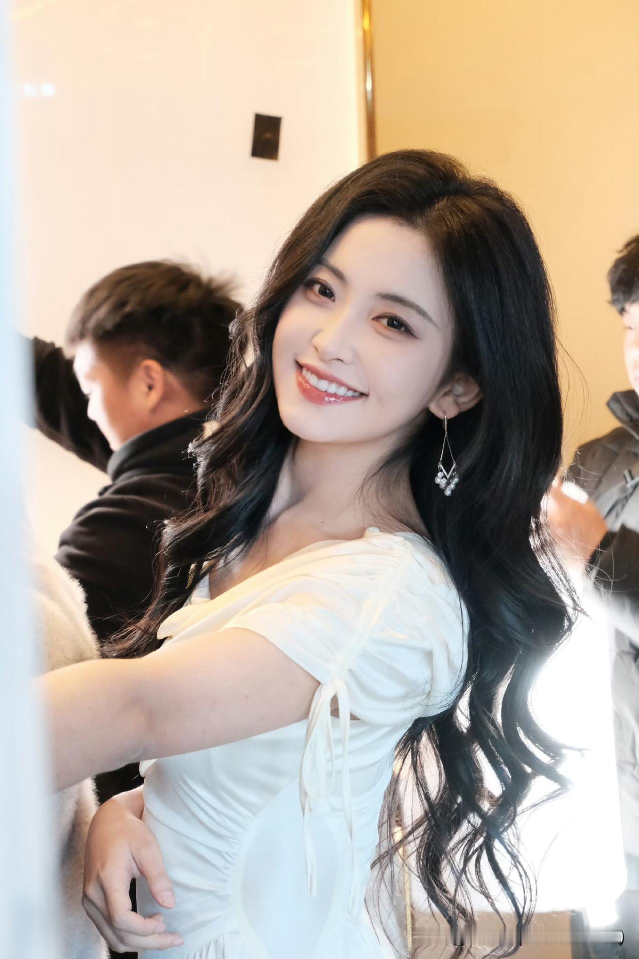 女明星微博求职求演双女主？这姑娘的真诚该被看见
 
最近雷笑语发微博求职那事儿，