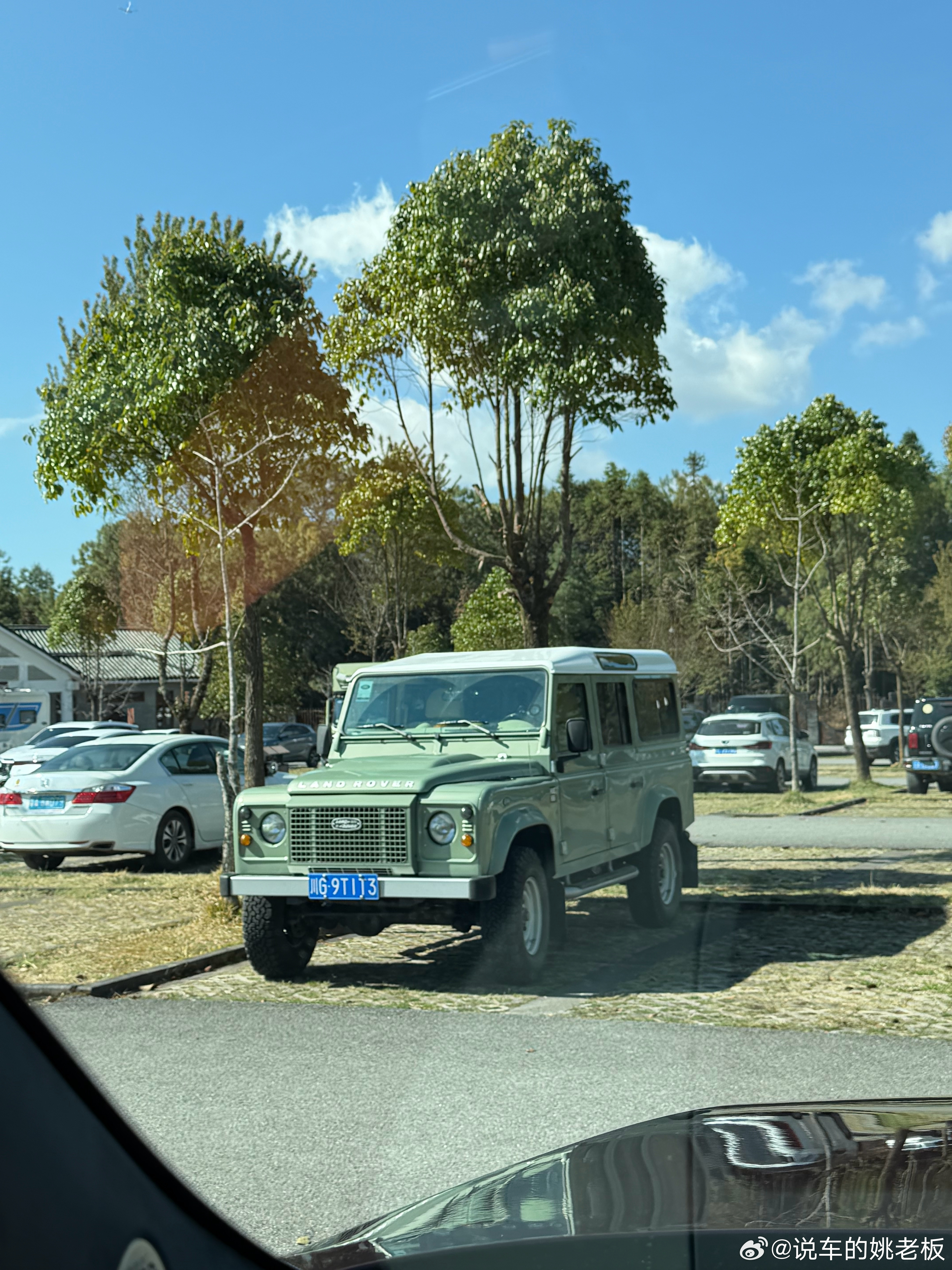 老款的卫士 真的很帅哦 除了开的有点难受 腾冲·腾冲火山地热国家地质公园
