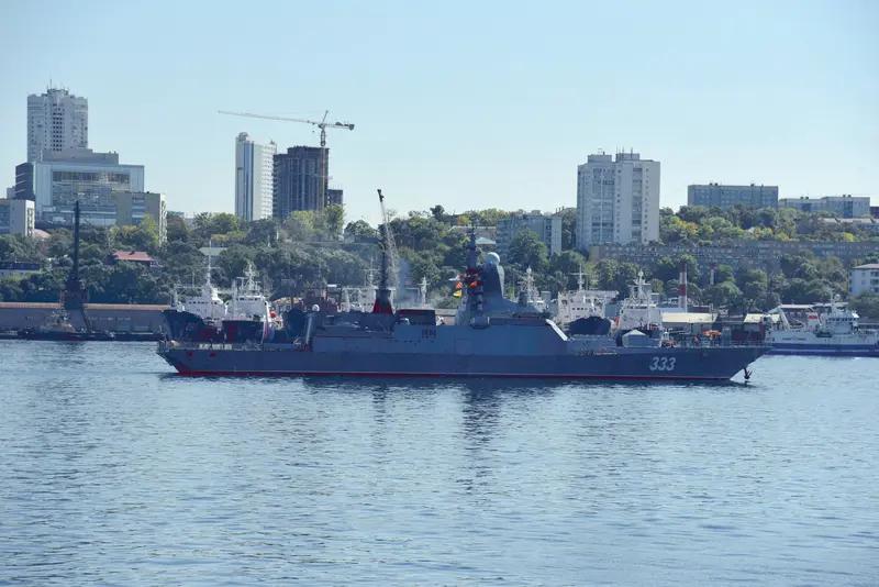 俄罗斯的海军在水下潜艇的发展，是战力强悍且是吨位大和数量多等方面的特点，反观俄罗