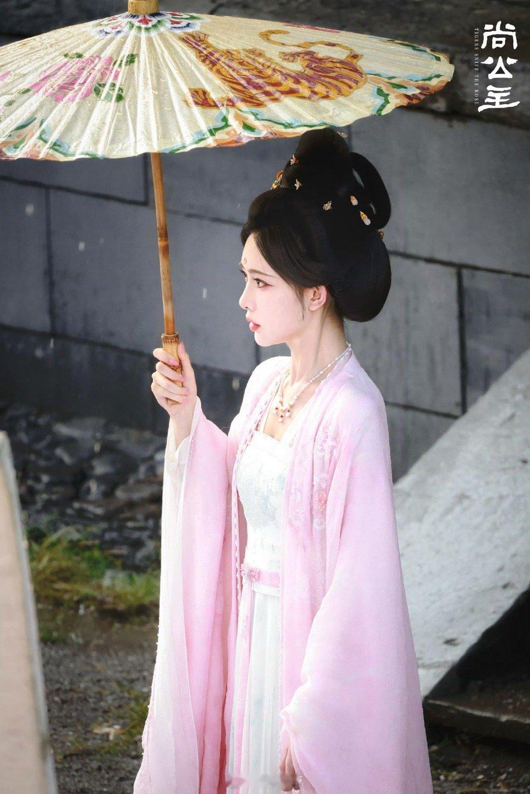 孟子义雨中戏 被孟子义《尚公主》雨戏戳中！白色长袍仙气飘飘，眼神里的倔强与委屈超