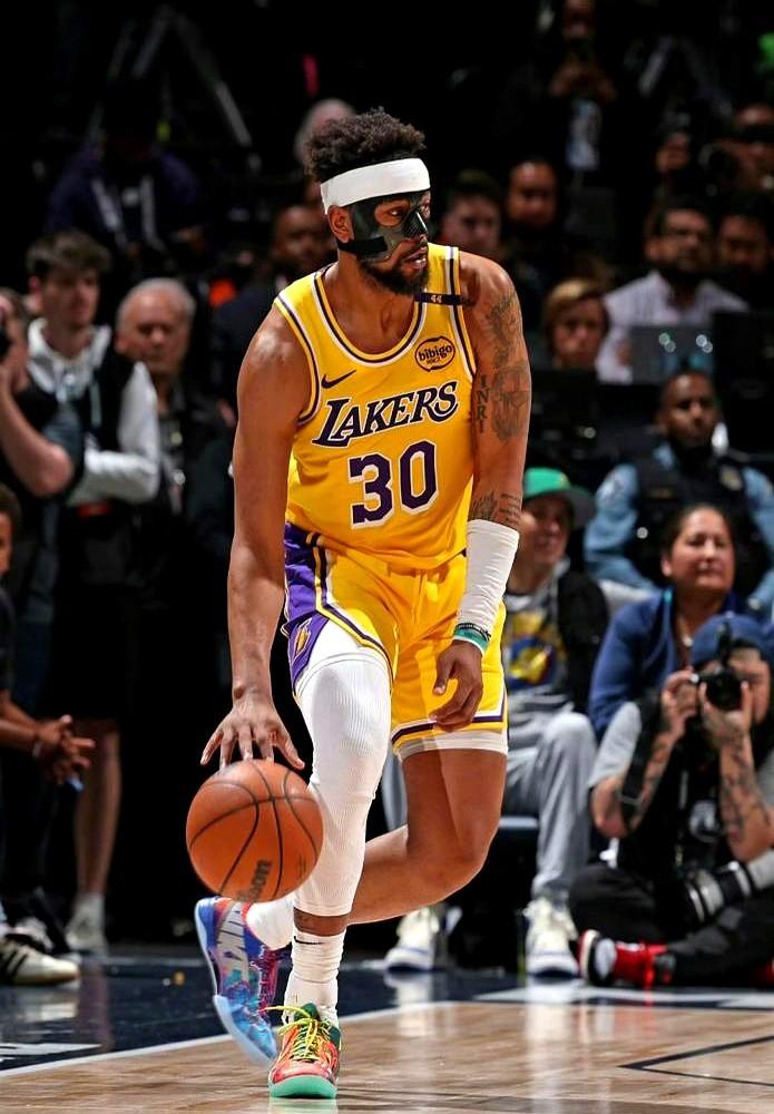 亏到姥姥家了吧

湖人旧将，235万底薪，单场8记三分！

今天太阳打联盟第一的