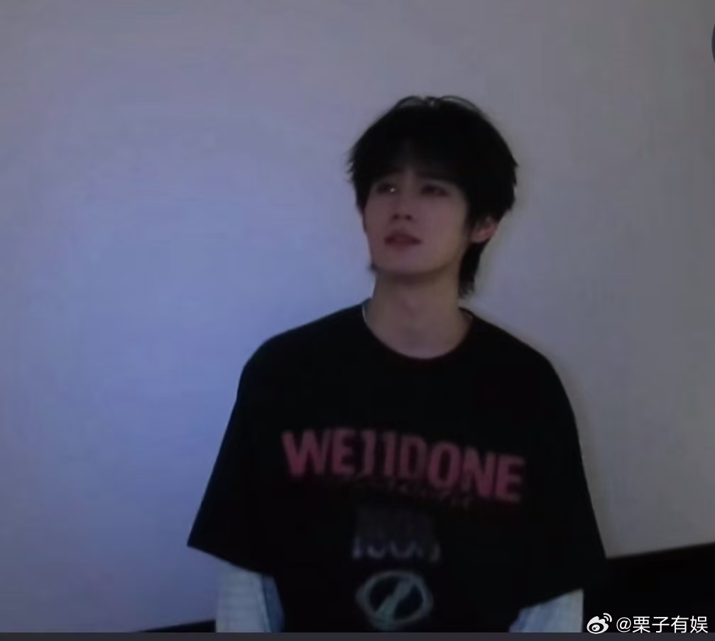 张真源今天有月光吗张真源唱一样的月光张真源今天有月光吗，不错，