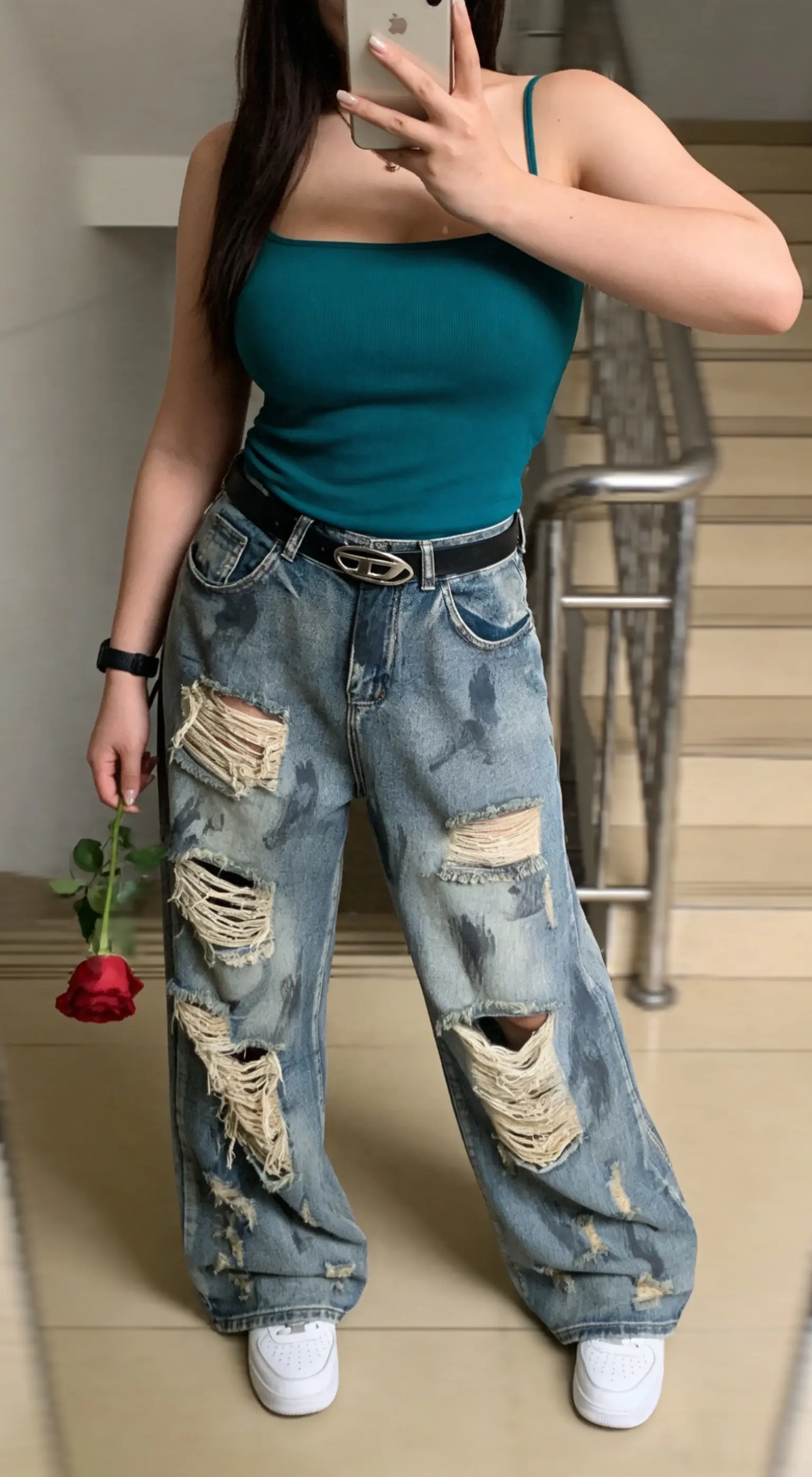 “活着活着就明白了，跟任何人较劲都是在消耗自己，人间清醒的四不原则：不...