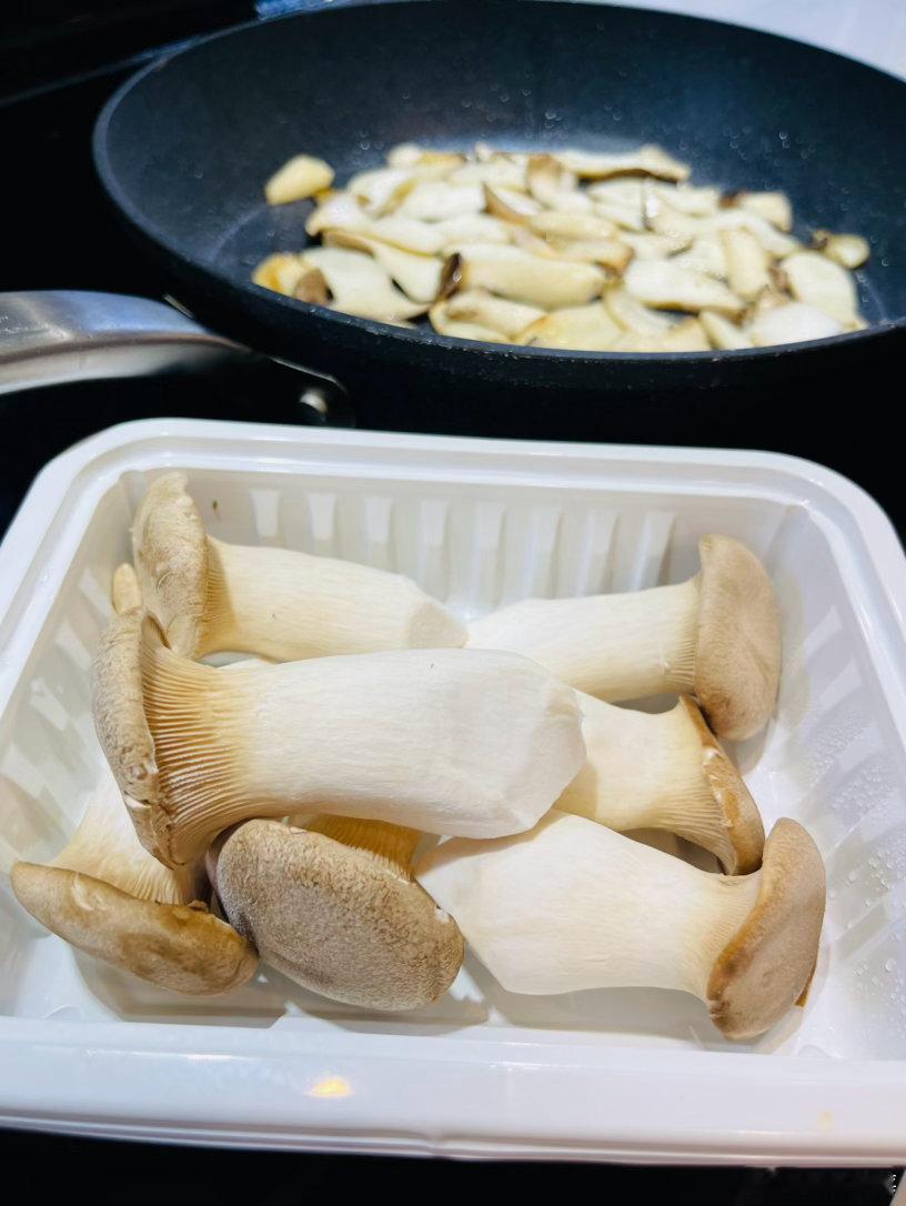 买了三盒organic的杏鲍菇（Baby king oyster mushroo