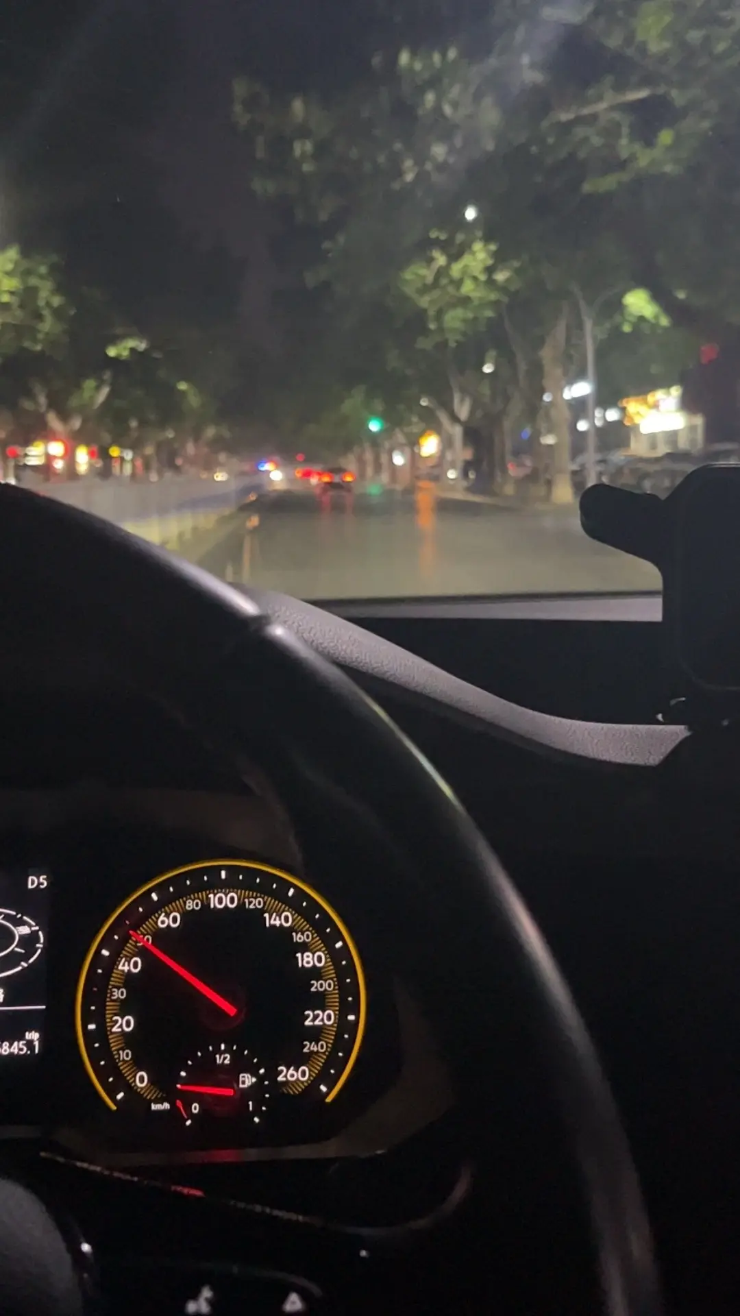 手握方向盘的安全感