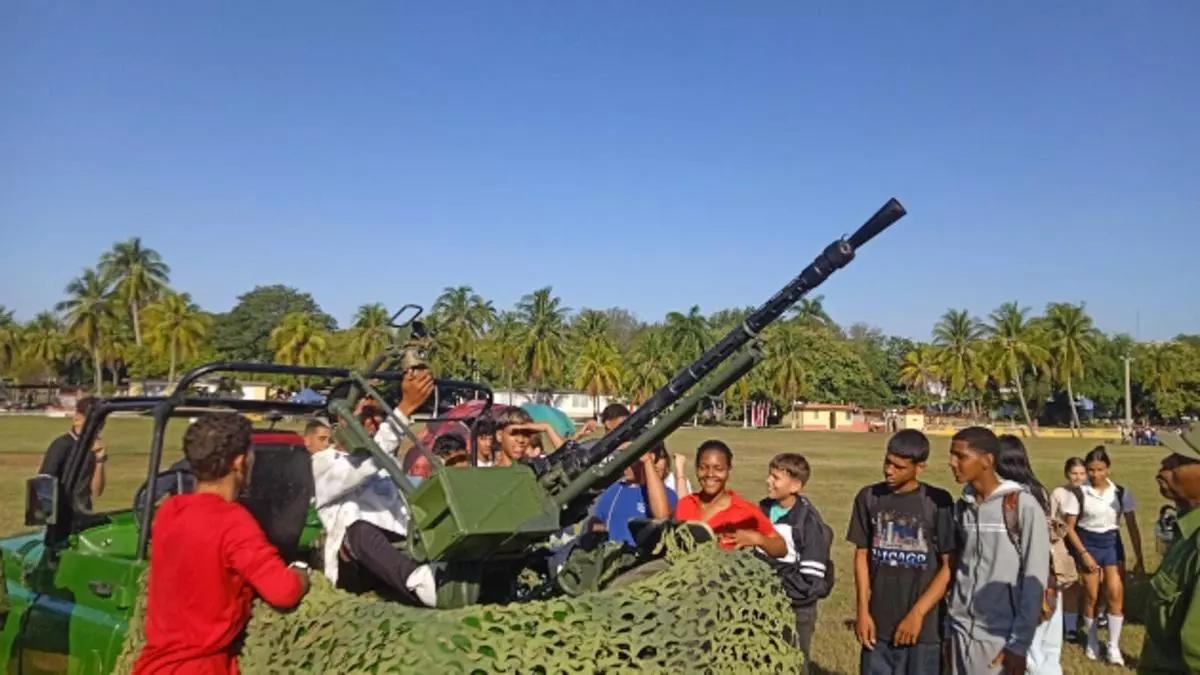 古巴的吉普车与车载14.5毫米高射机枪