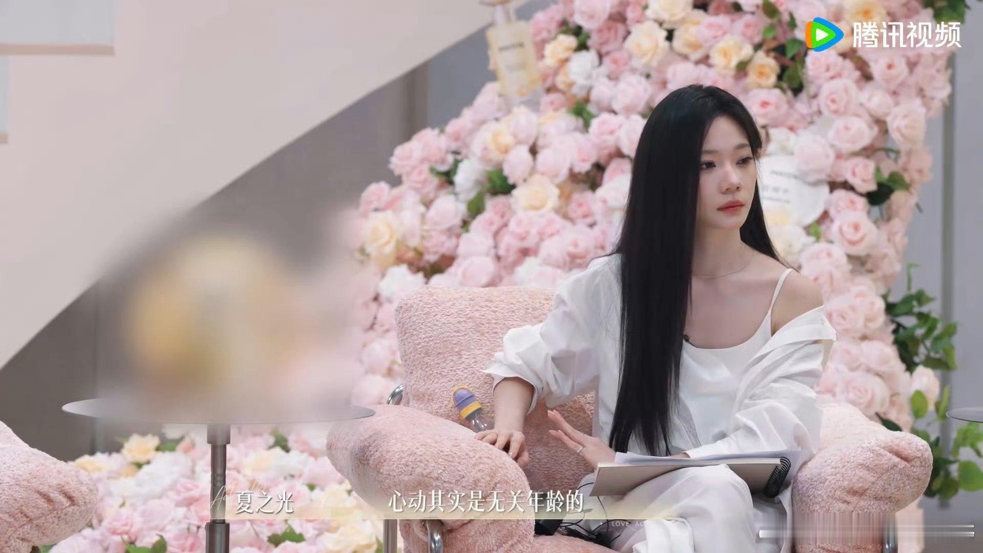 夏之光心动无关年龄夏之光真让他学会了夏之光看到拍胳膊立马接话，这是我在节目上学的