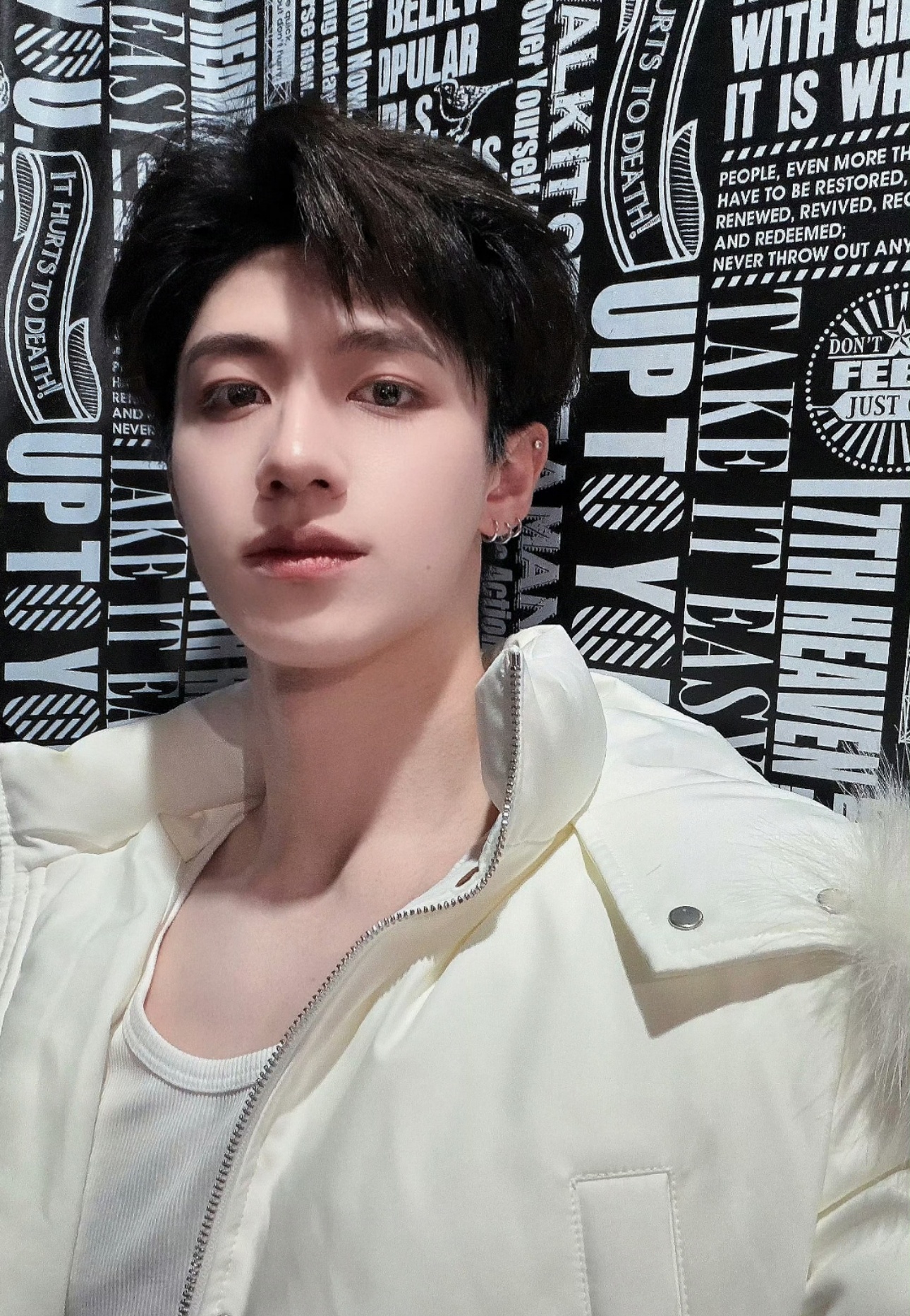 朱志鑫最近辛苦啦，要好好休息哦！想你一直幸福，可以永远做自己想做的～ 