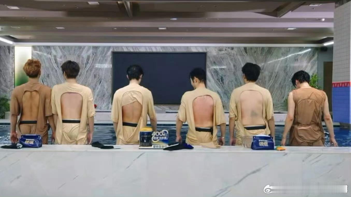 哈哈哈哈好明显黄子韬好黄 黄子韬刘耀文色差