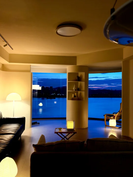 蓝调晚霞｜呆在这样的家里能长寿吧！😎