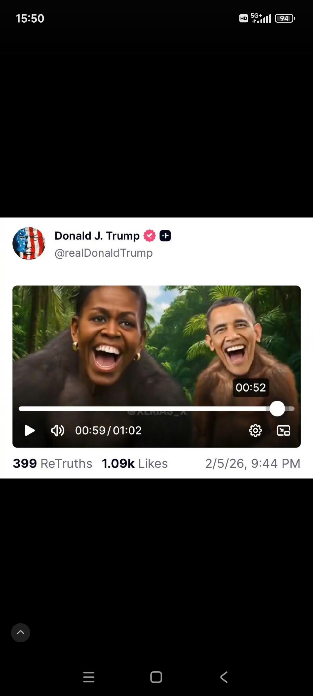 美东时间2月5号晚，美国总统特朗普的社交账号上发布了一段前总统奥巴马及夫人米歇尔