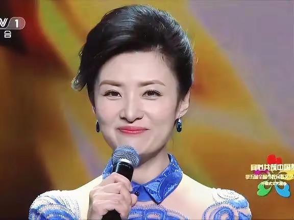 你眉目如当年流转我心间。