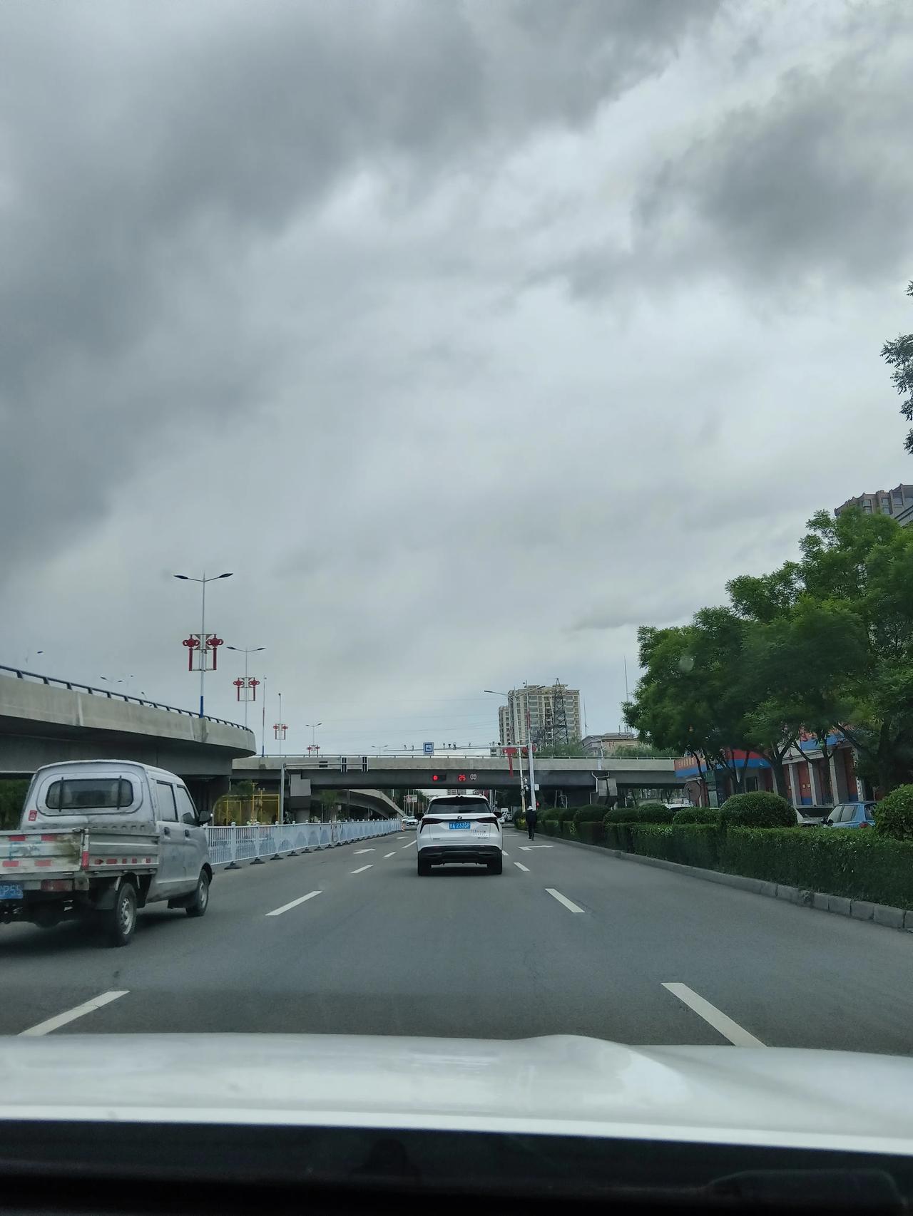 我就想知道他得病之前都是干了些啥，是不是抽烟喝酒打麻将点外卖，熬夜玩手机喝饮料，