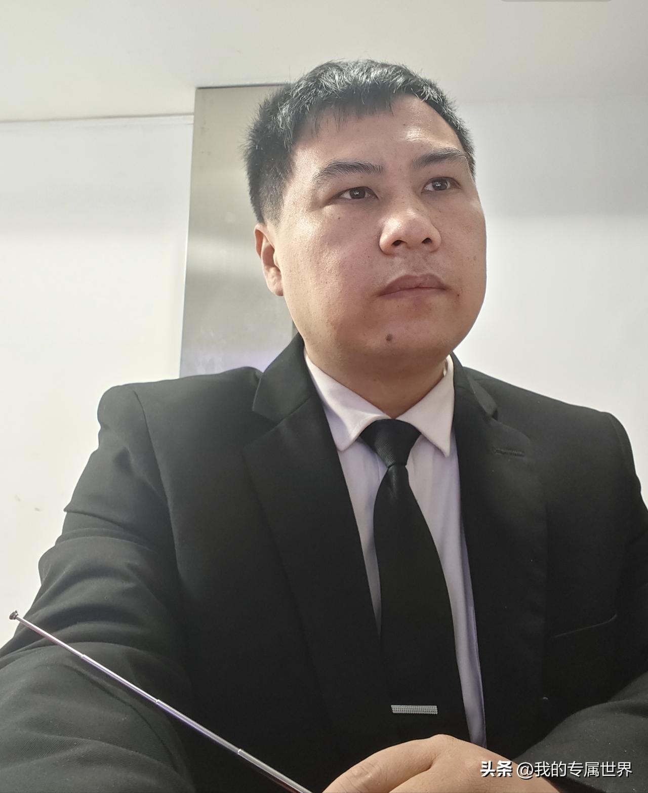 监控室保安夜班能不能睡觉，好多人问这个问题，我想大部分都不让睡，你想想甲方人家一