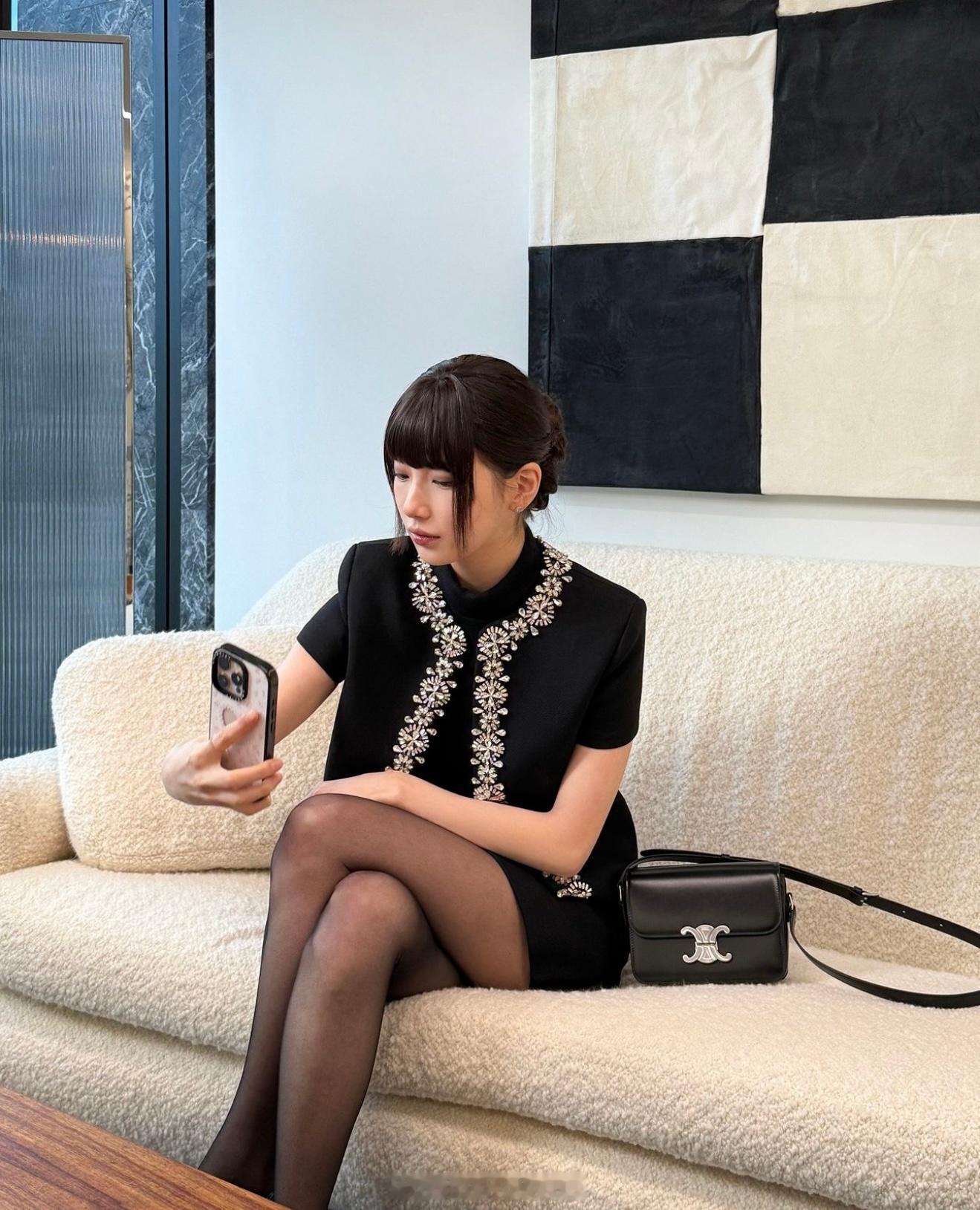 裴秀智  裴秀智 时髦都市女性look 