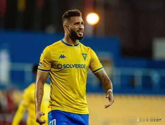 这大哥来了中甲岂不是杀疯了？葡甲金靴啊
辽宁铁人保级有望了

