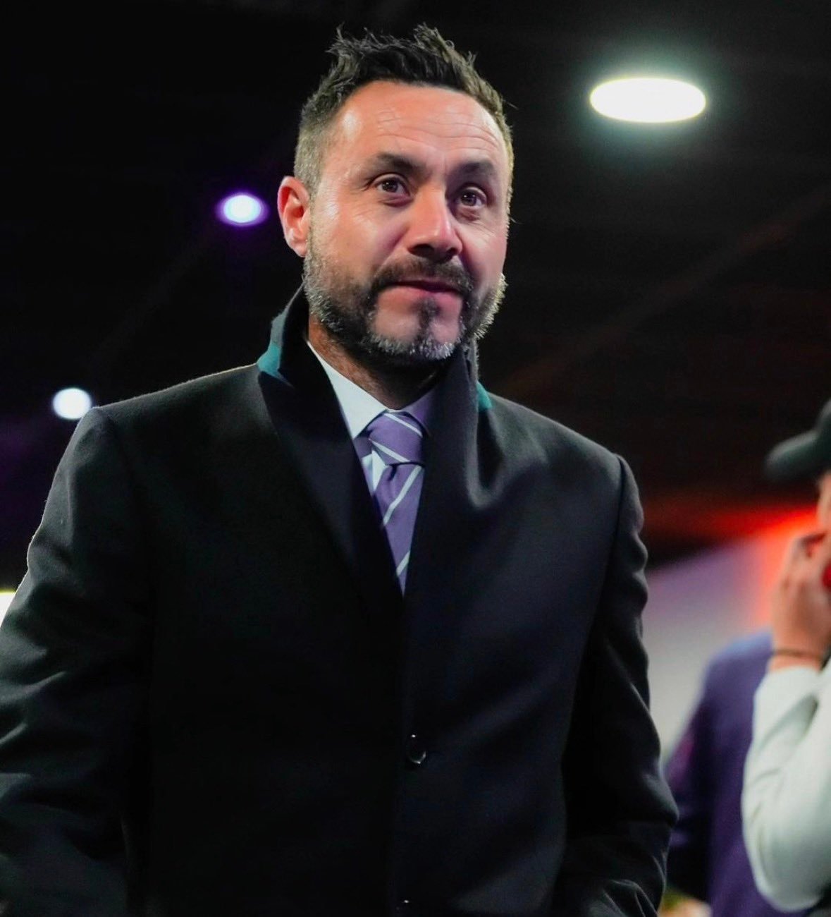 电讯报记者Sam Wallace：据悉，德泽尔比对到老特拉福德执教非常感兴趣。曼