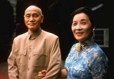 1975 年 4 月 5 日晚 11 时 50 分，89 岁的蒋介石在台北士林官
