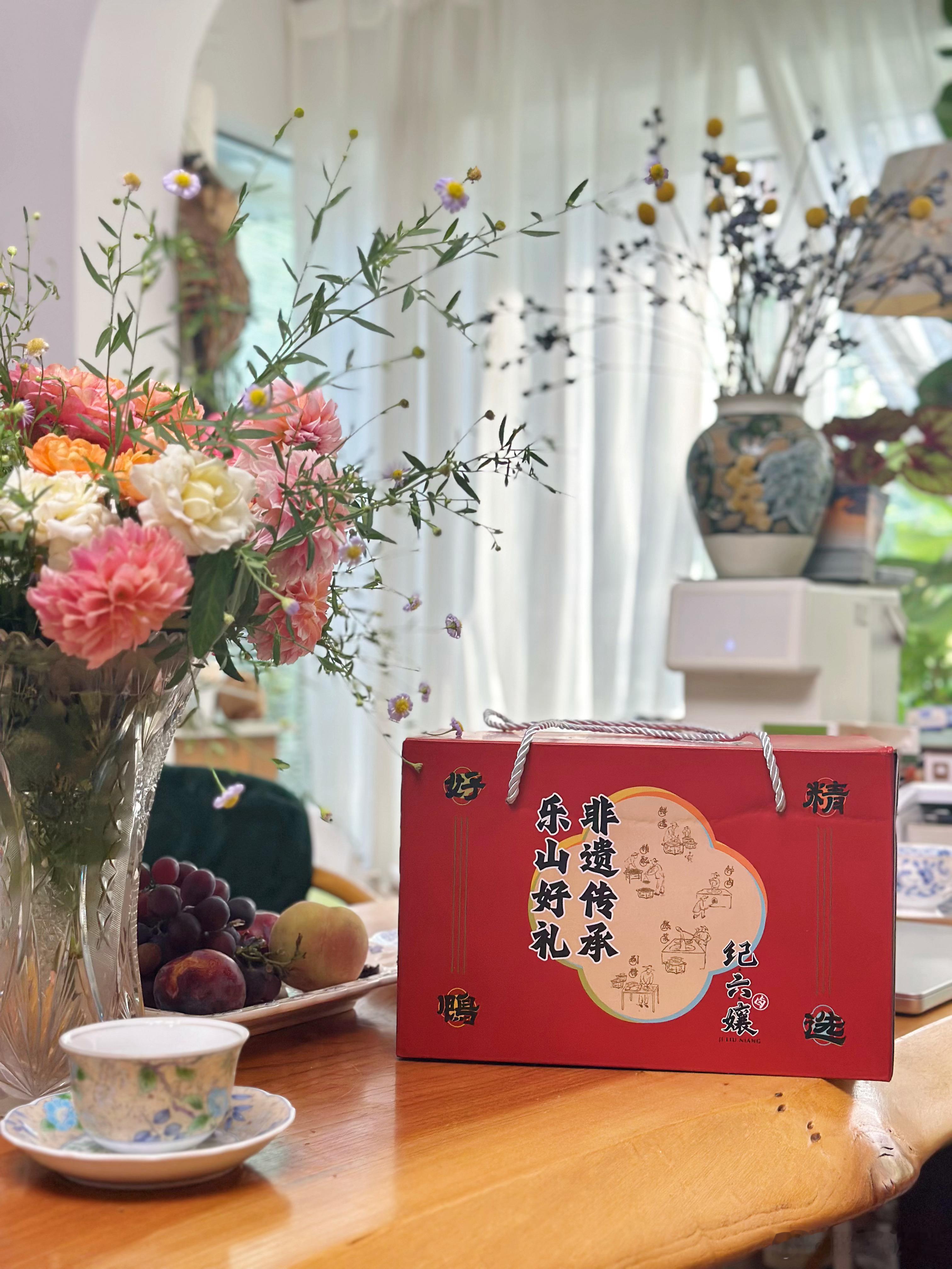 收到挚友投喂，我真是幸福的人儿。日常记录随手拍烟台甜皮鸭 ​​​