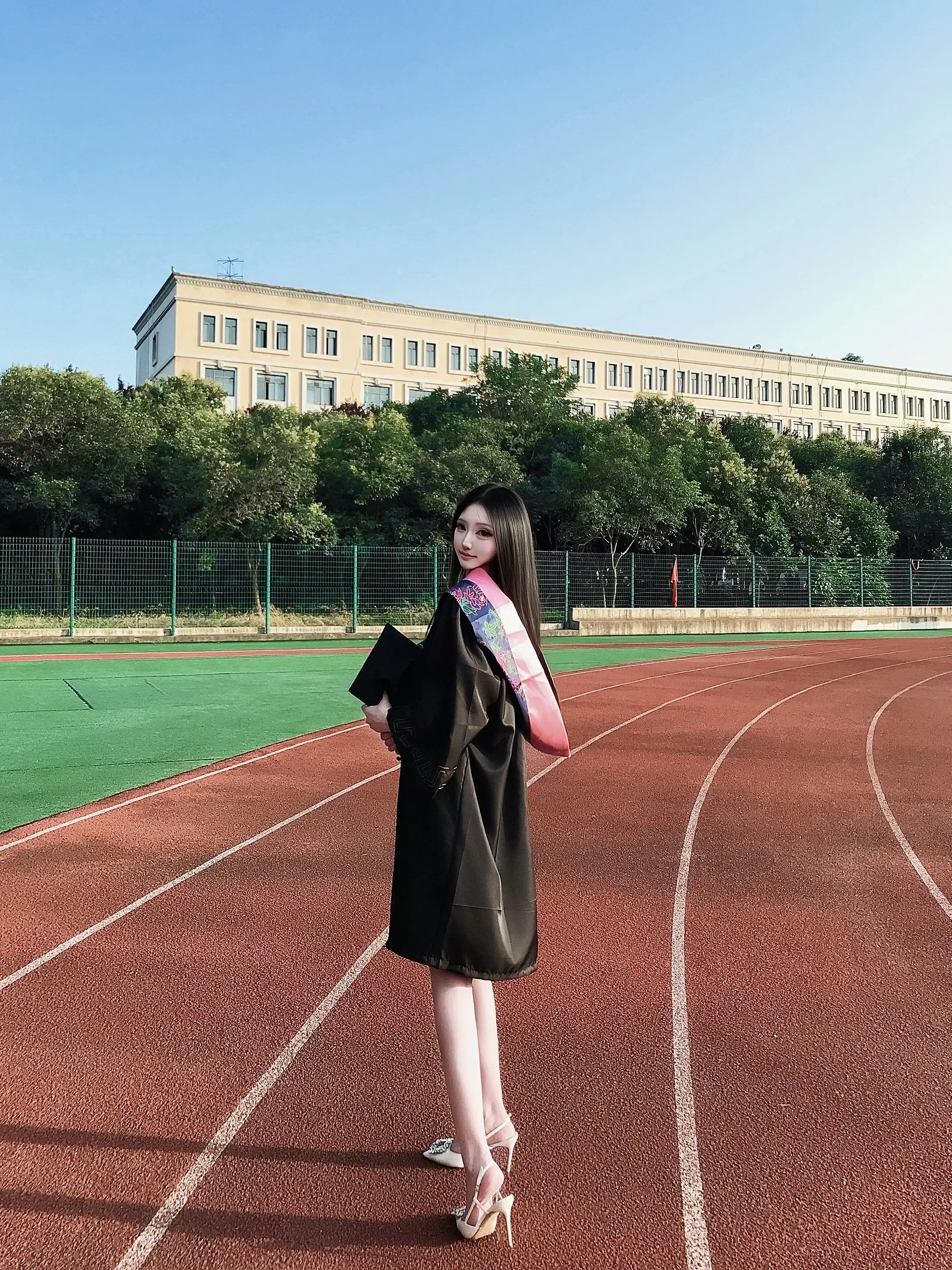 一个平淡的下午 我结束了我的大学生涯 至此 我的学生时代落下帷幕 突然...