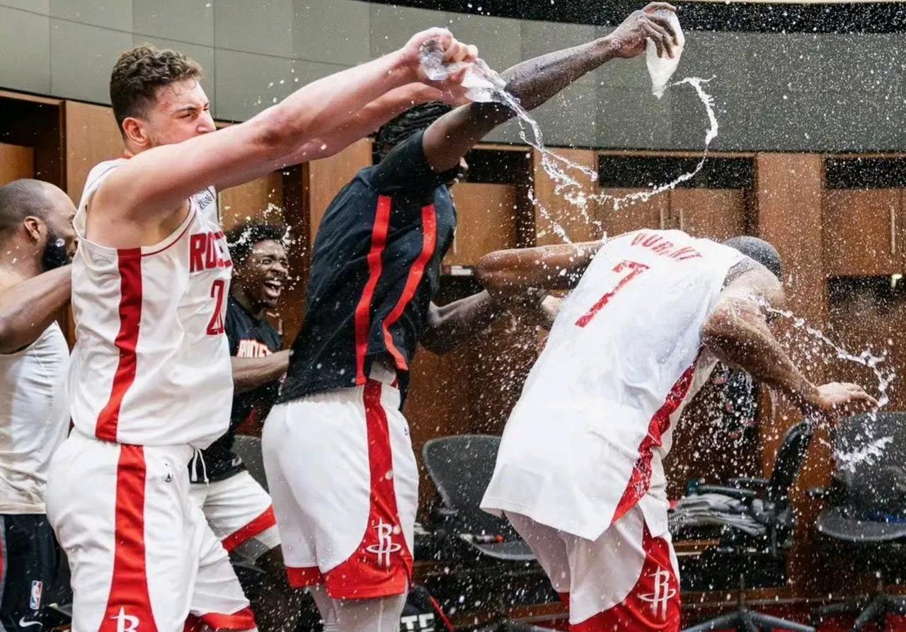 西部第五是最差的位置？？？

是季后赛硬骨头，上赛季和打到抢七，有冠军经验，季后