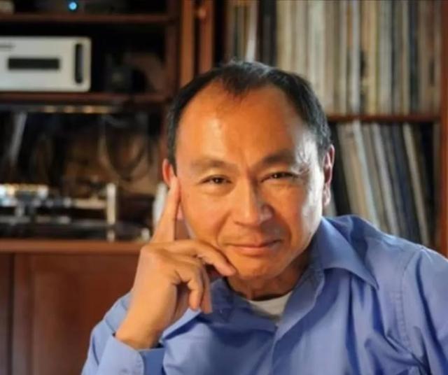 日裔美国学者福山说：中国是一个“低信任度社会”，即陌生人之间彼此信任的程度不高，