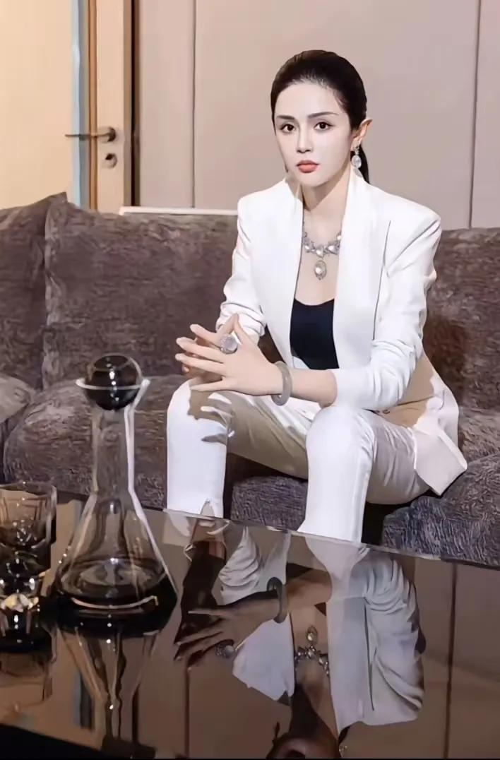 92年安徽姑娘豪捐500万救嫣然医院，曾端盘子摆地摊讨生活
 2026年1月21