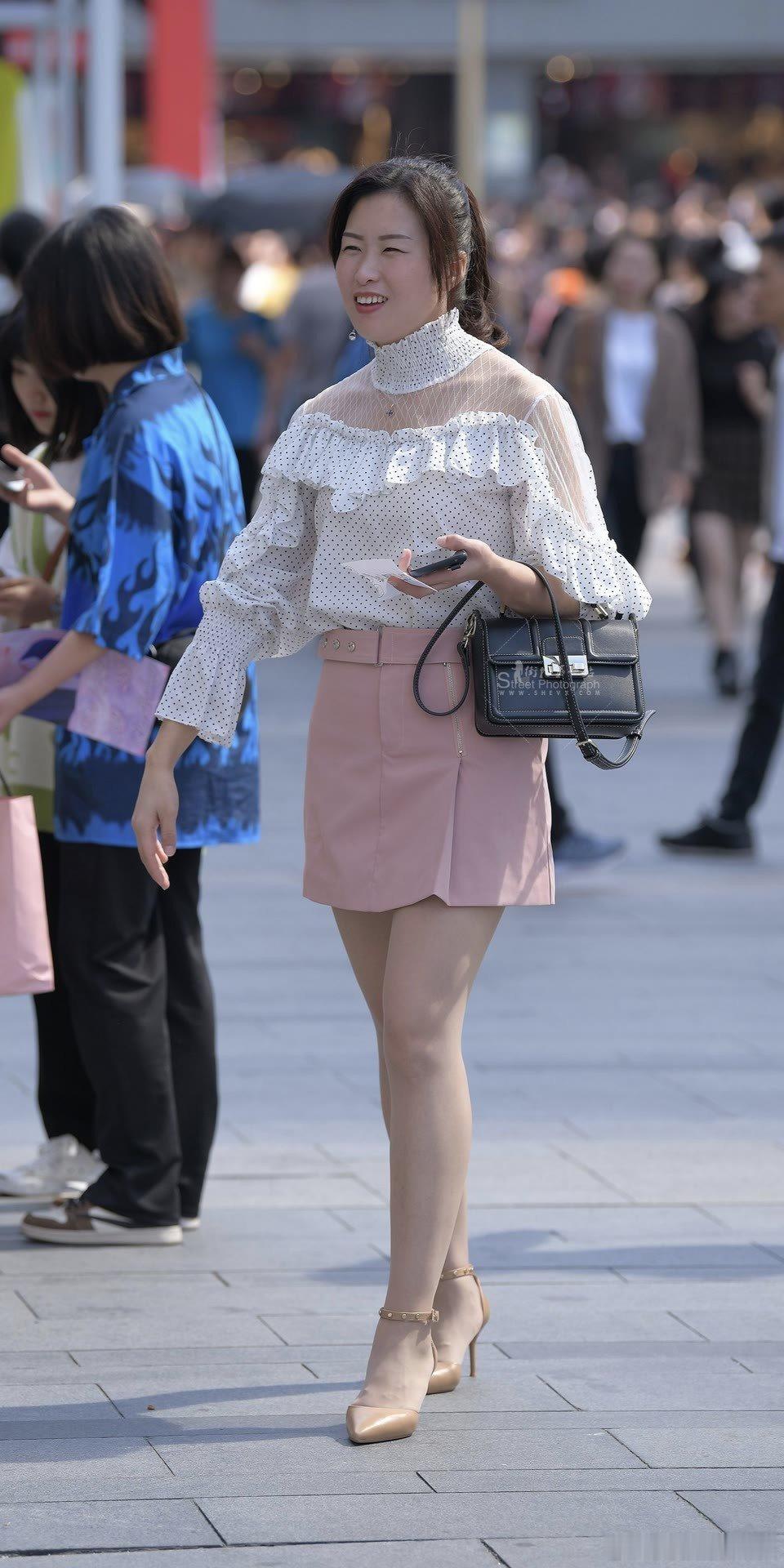 轻熟女神范儿轻熟女神范儿美女穿搭写真