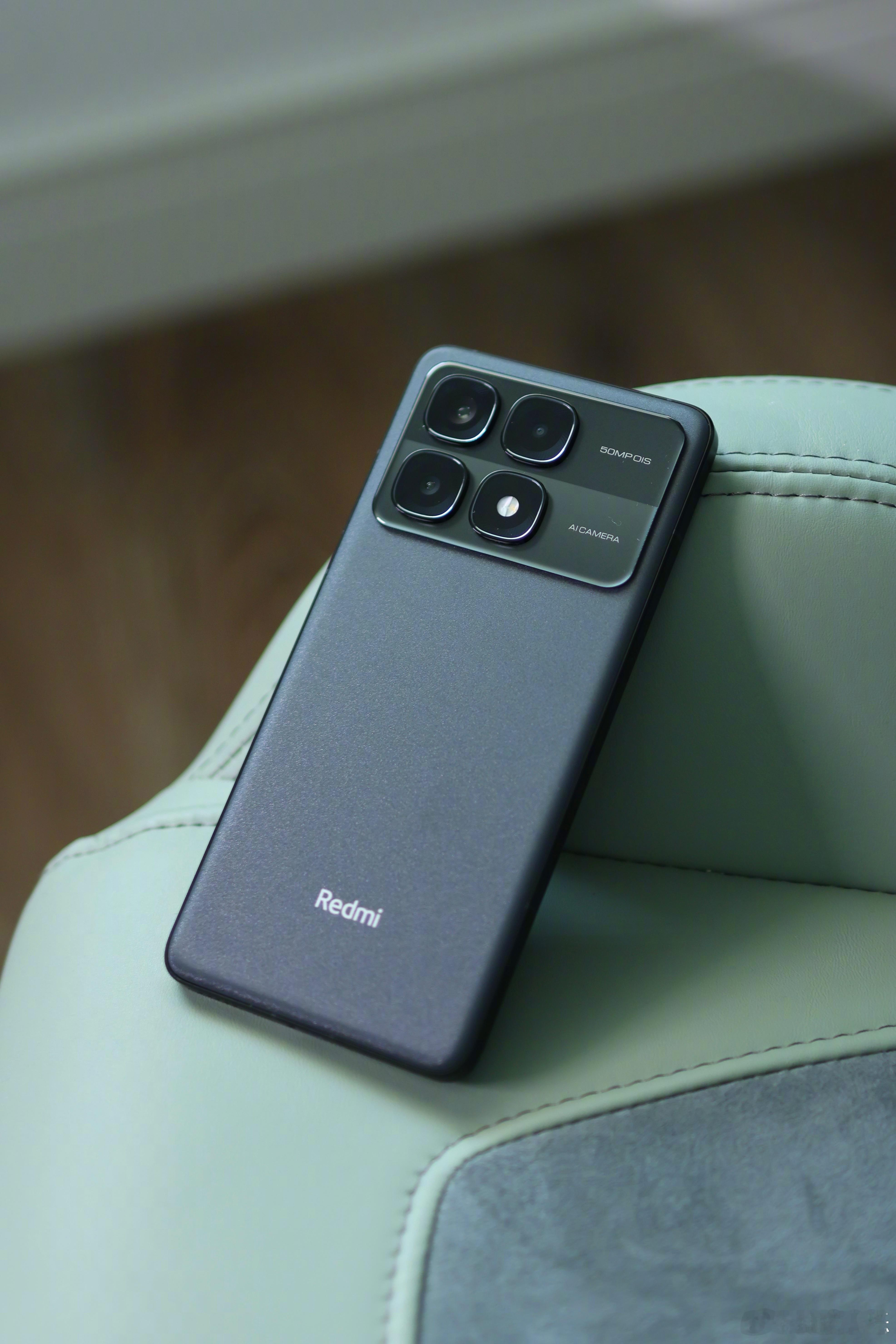 「Redmi K70 至尊版 墨羽」随手拍这次的颜值感觉是Redmi手机的天花板