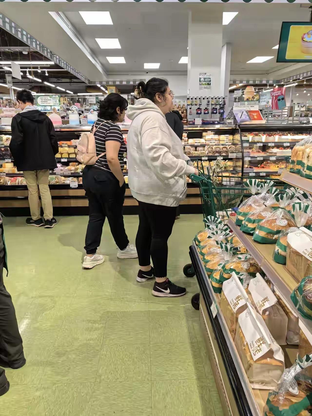 国内胖人和老美的胖是不一样的。绝大部分国内胖人，和他们一比，小巫见大巫，根本就不