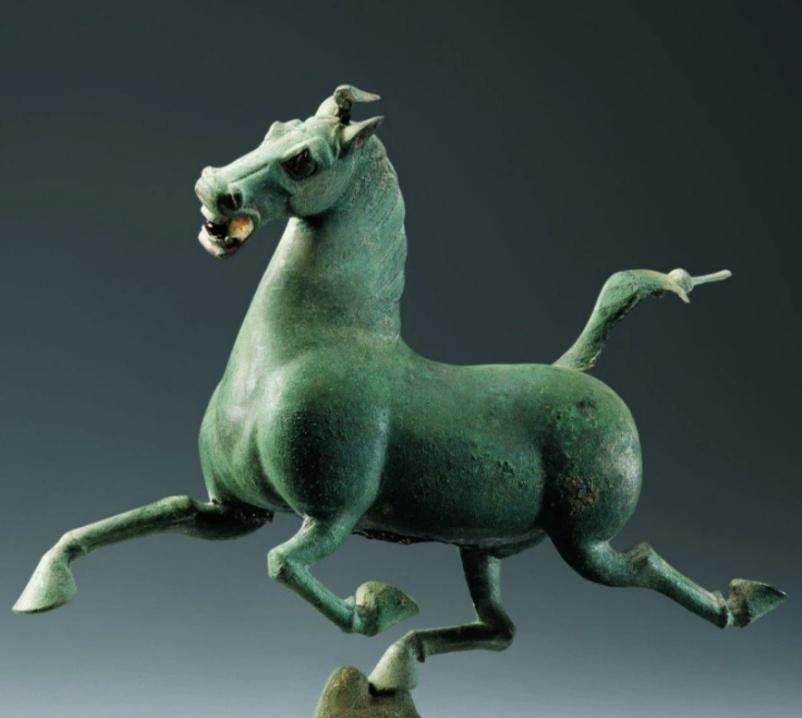 幽默孟子：时世纵横（131）
公孙丑：夫子，现在有些支持俄罗斯的网民换了副腔调，