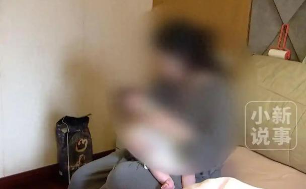 浙江嘉兴，40岁男子爱上27岁已婚女子，对她展开猛烈追求，女子沦陷后，背着丈夫跟
