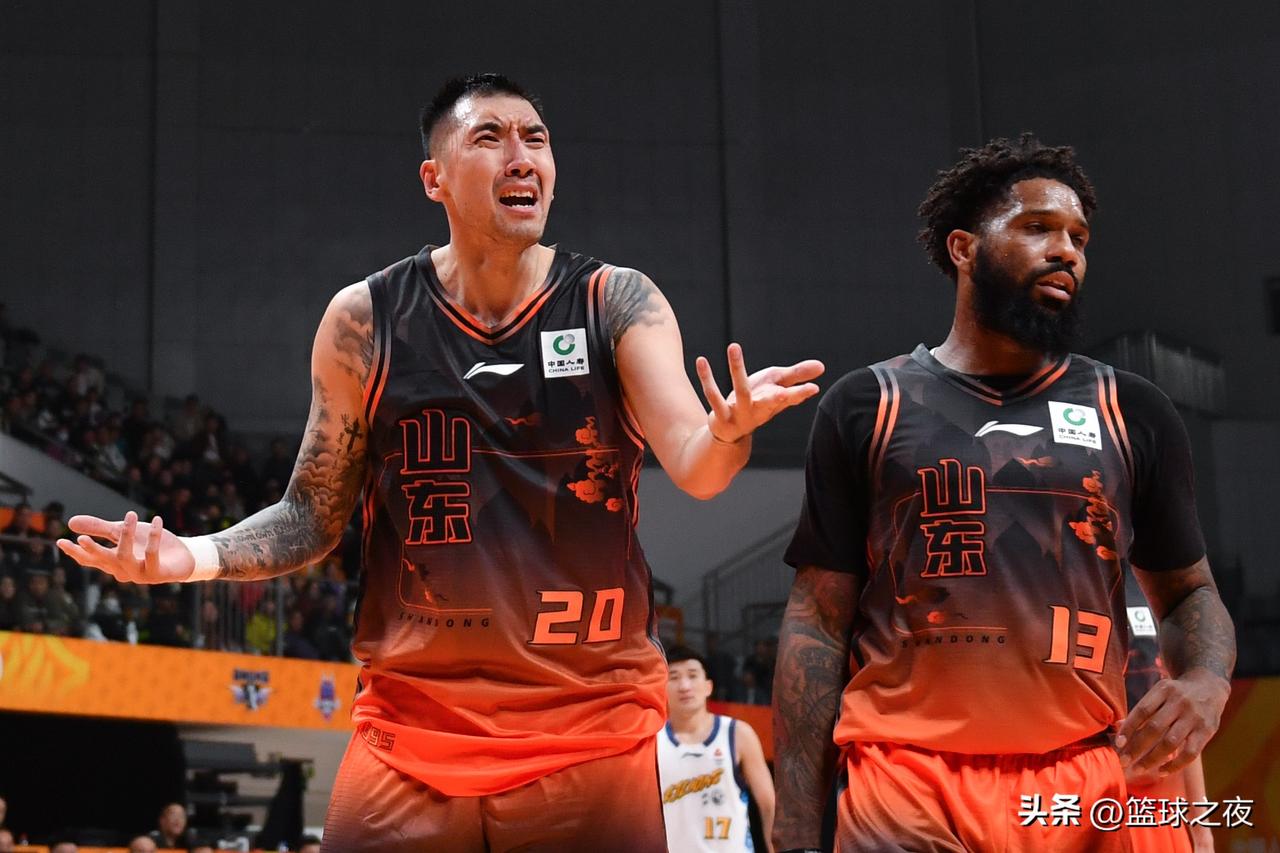 这个赛季山东高速男篮怎么这么猛，稳居联赛前四名，归根结底是邱彪的战术体系适合山东