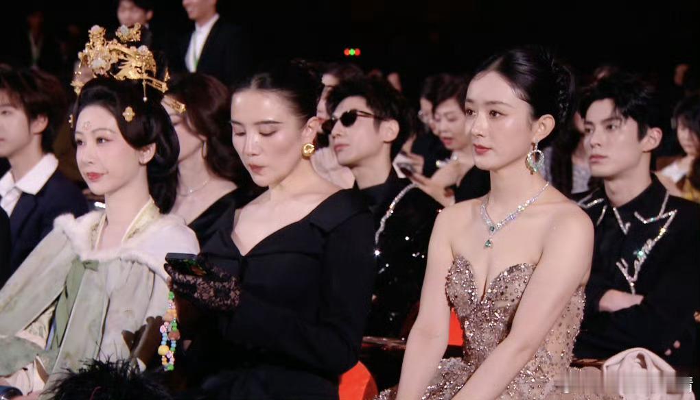 宋佳奖运真的绝了，得奖专业户，赵丽颖去年三部主演一部客串都无提名，她一部名不见经