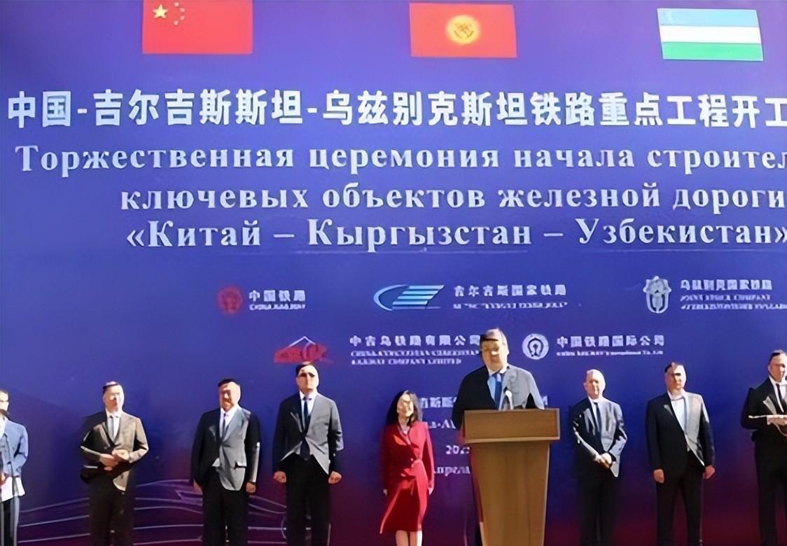 红海那边动不动就断，运费涨得谁都肉疼。这时候俄罗斯突然放话了：我们这条路，全方位