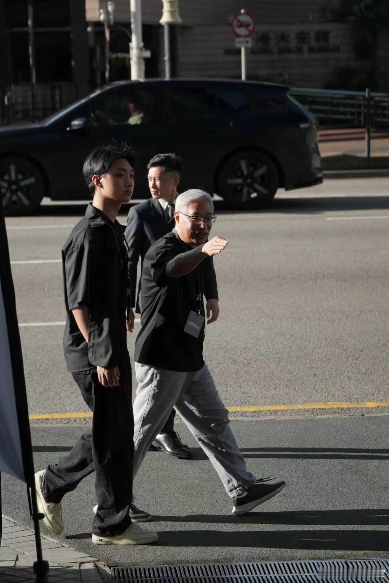 上周我参与活动时被找拍了几个镜头，证明我在工作呢[允悲][允悲][允悲][允悲]