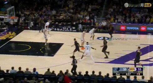 18比0？东契奇把雷迪克脸都气红了！
1节带队输，2节输更多竟被打了个18比0：