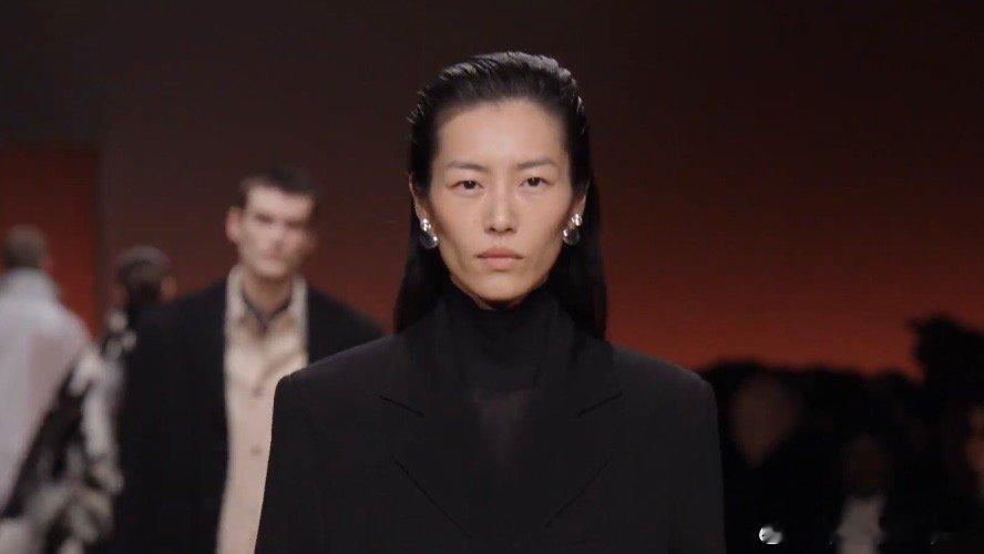 华为星钻手镯表品牌大使刘雯 智能腕表还能这么美？品牌首款珠宝智能腕表惊艳登场！携