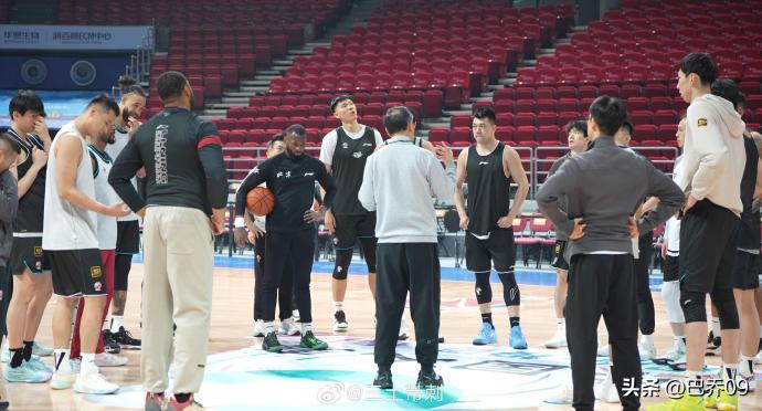 首钢主场迎战浙江稠州，硬仗当前全力突围
 
今夜19:35，CBA焦点卡位战打响