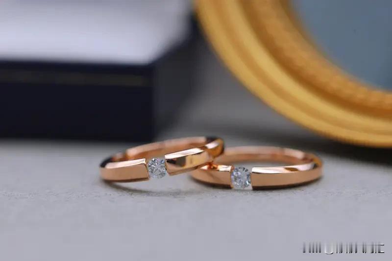 相互迁就是好的相处方式。人和人相处，背景经历不同，有分歧很正常。相互迁就意味着包