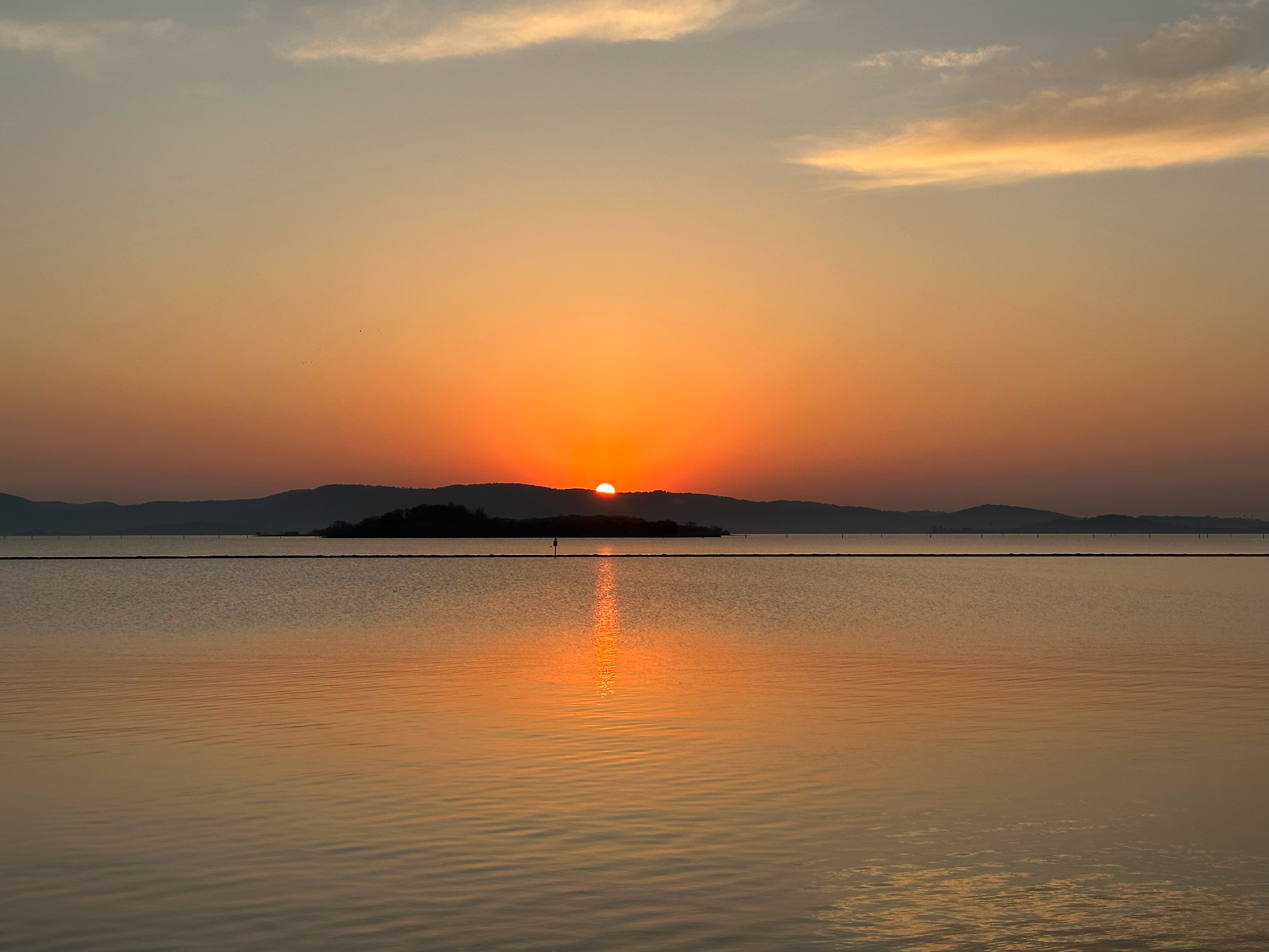 写给太湖日出的情书🌄今日，我比太阳更早抵达无锡马拉松即刻开跑  ​​​