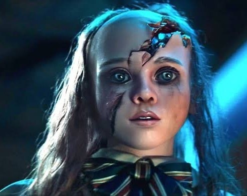 热门恐怖片续集《梅根2》曝光新剧照（P2-3），杀人AI娃娃满血回归❌🤖，明年