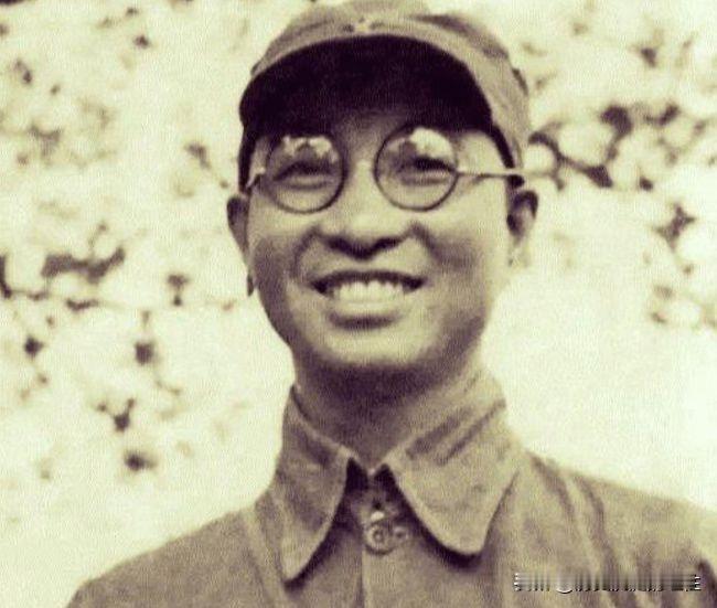 1945年七大会议上，陈赓被推选为候补委员，向毛泽东当众提问：究竟我是候补哪一位