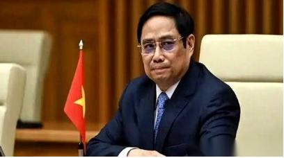 455只手在越南国会举了起来，只有4票反对。
 
决议通过：废掉全国用了上百年的