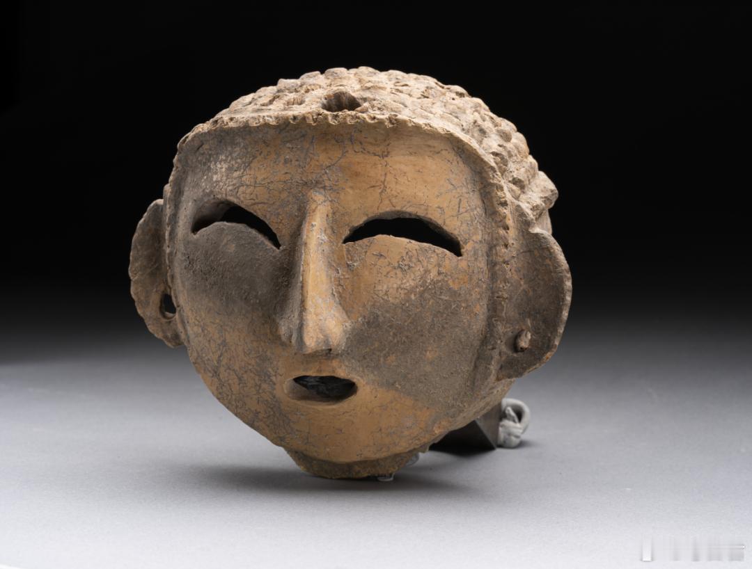 考古文物一件还没有被命名的文物 今天介绍一位来自五千年前的“微笑者”——陕西渭南