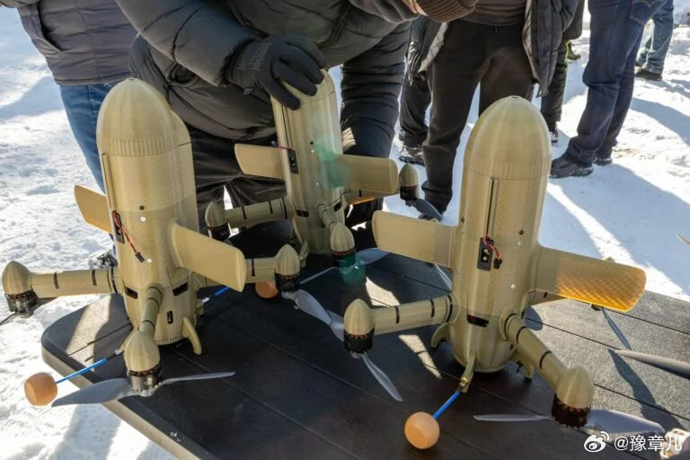 乌克兰总统弗拉基米尔·泽连斯基在等待荷兰总理罗布·杰滕抵达乌克兰期间对记者表示，