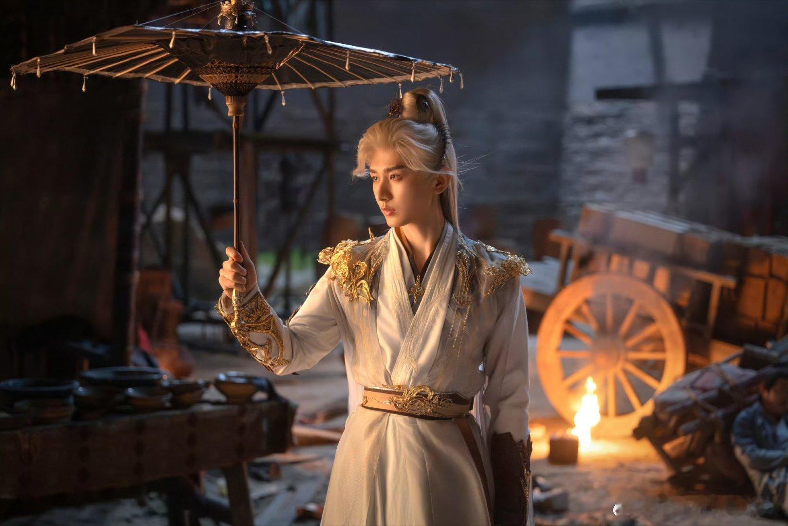 成毅长安二十四计cy成毅谢淮安成毅在演艺道路上不断乘风破浪，挑战自我。从默默无闻